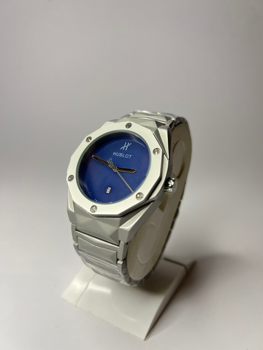 HB Diamond Cut with Blue Dial